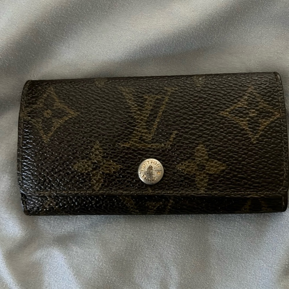 LV keyholder